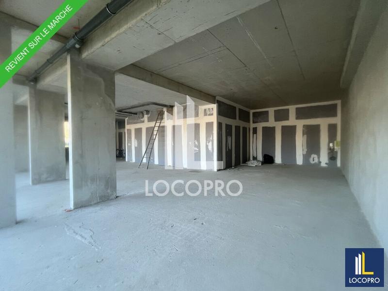 Local commercial - 180 m²