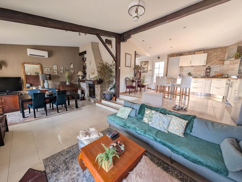 Maison - 200 m² - 6 pièces