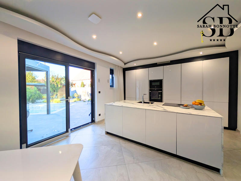 Maison - 145 m² - 5 pièces