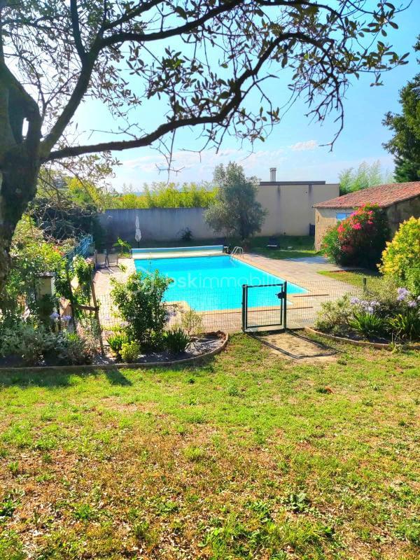 Maison - 387 m² - 10 pièces