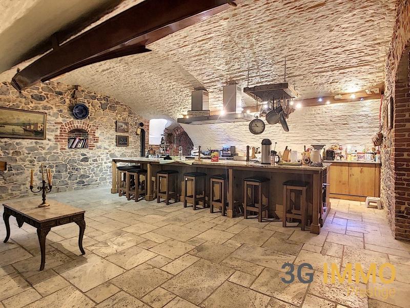 Château - 2 000 m² - 22 pièces