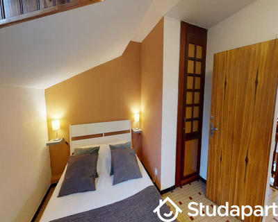 Chambre - 230 m² - 1 pièce