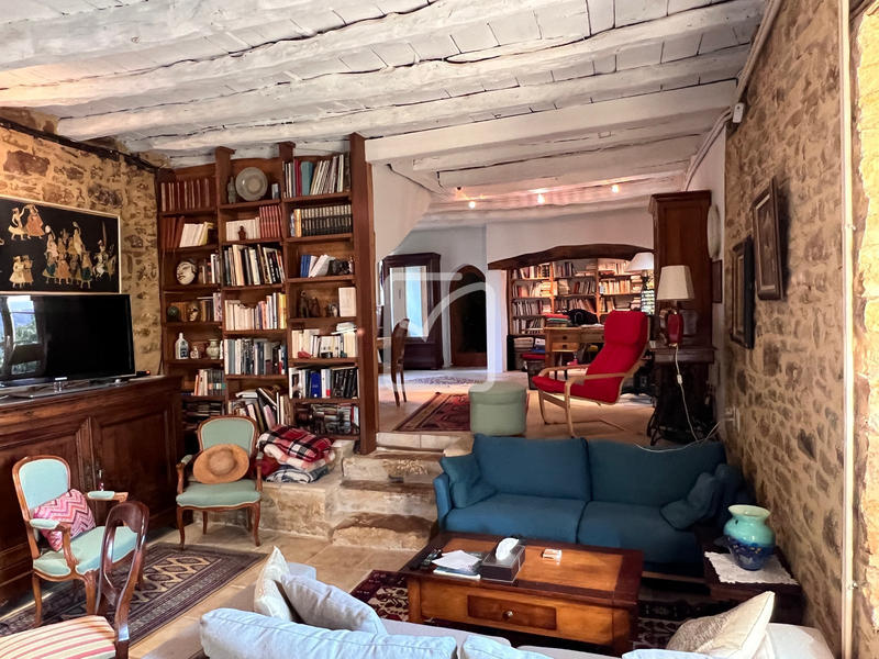 Maison - 160 m² - 8 pièces