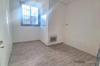 Local commercial - 44 m² - 3 pièces