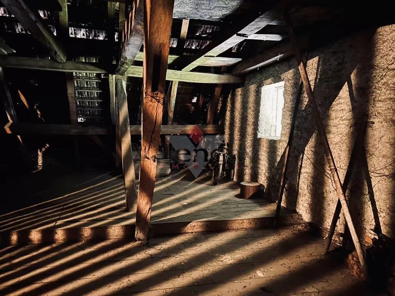 Maison - 270 m² - 8 pièces