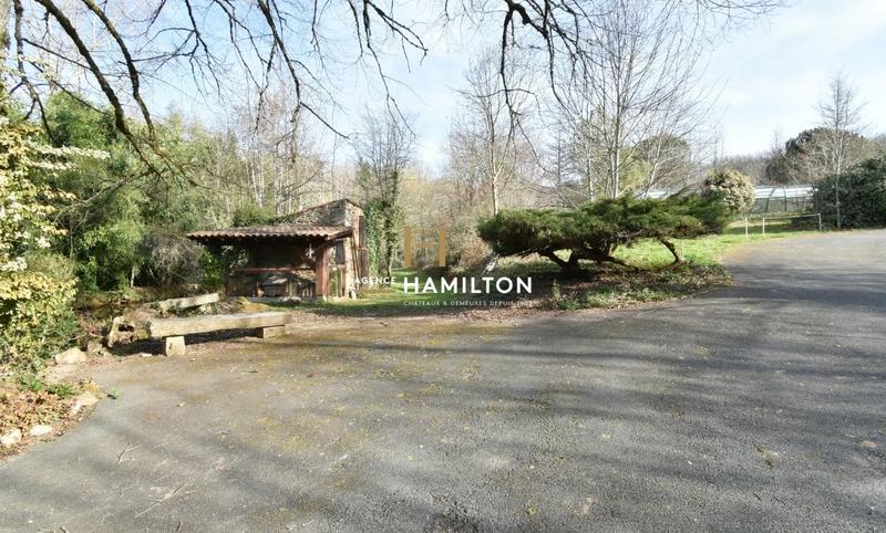 Moulin - 249 m² - 11 pièces