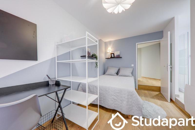 Chambre - 11 m² - 1 pièce