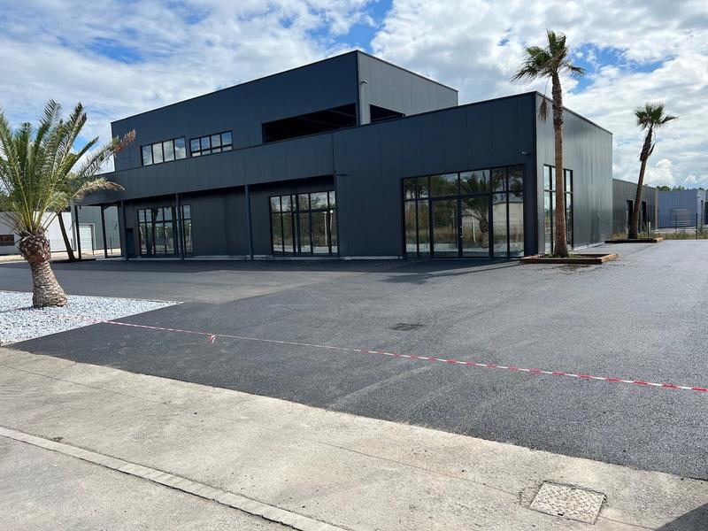 Local commercial - 671 m² - 5 pièces