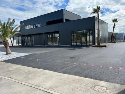 Local commercial - 671 m² - 5 pièces