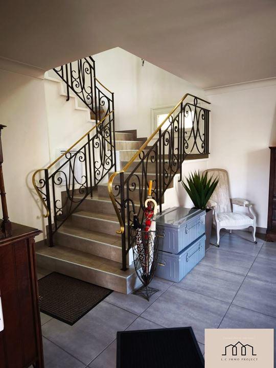 Maison traditionnelle - 207 m² - 7 pièces