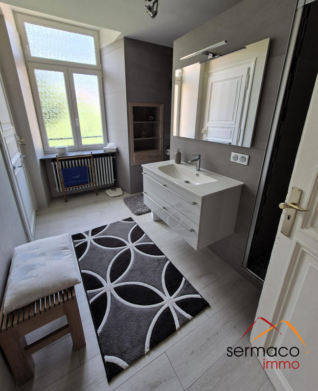 Maison - 334 m² - 14 pièces