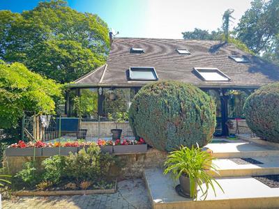 Maison - 193 m² - 8 pièces