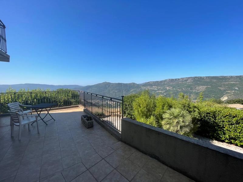 Villa - 100 m² - 4 pièces