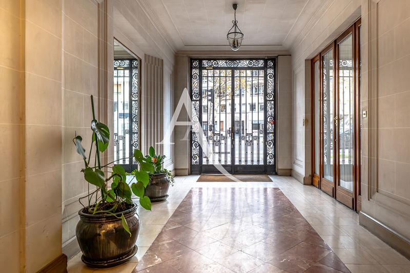 Appartement - 147 m² - 5 pièces