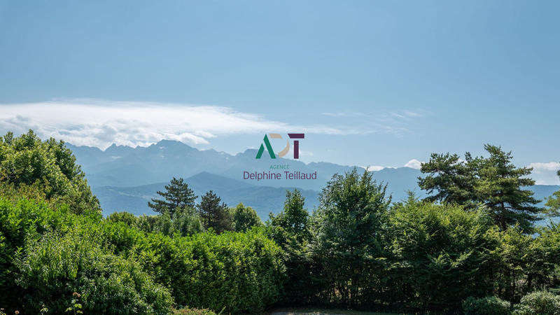 Maison - 286 m² - 9 pièces