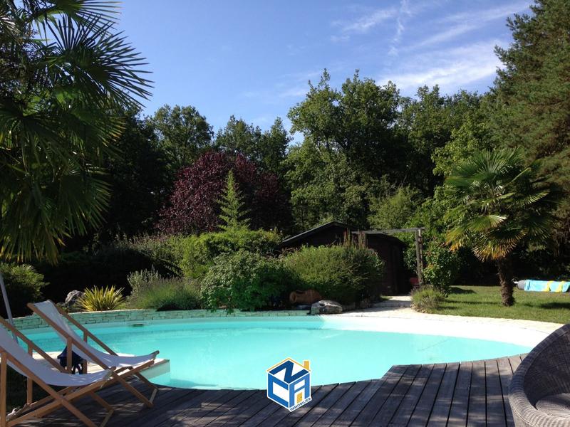 Maison - 253 m² - 10 pièces