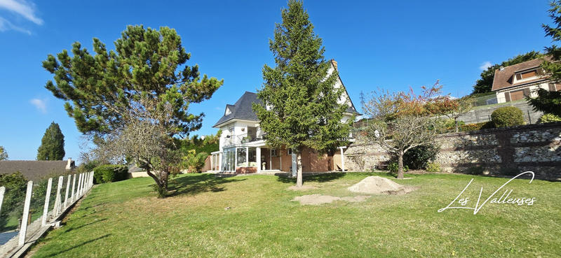 Maison traditionnelle - 185 m² - 8 pièces