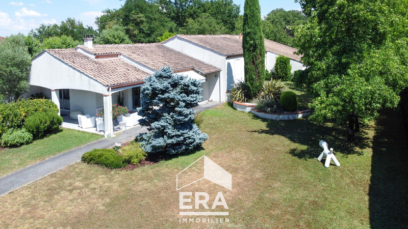 Maison - 260 m² - 8 pièces