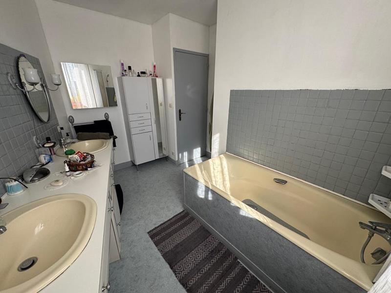 Maison - 99 m² - 4 pièces