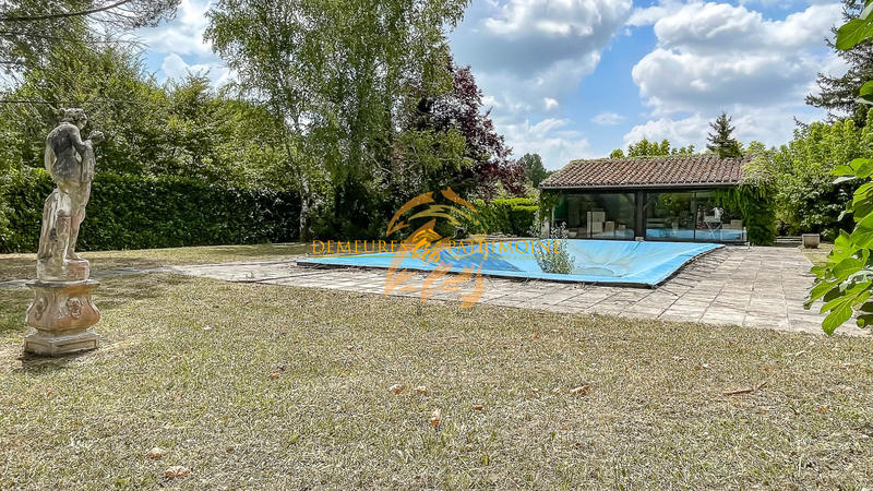 Maison - 254 m² - 4 pièces