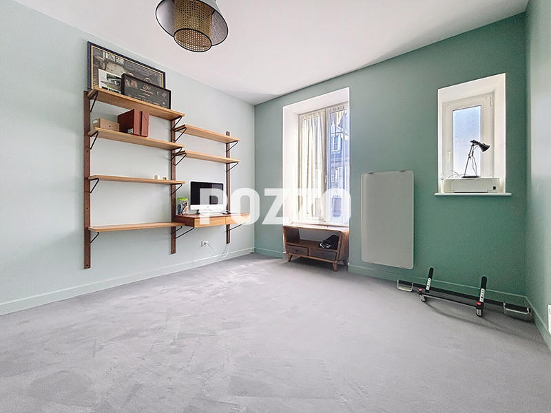 Maison - 256 m² - 10 pièces