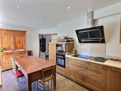Maison - 212 m² - 5 pièces