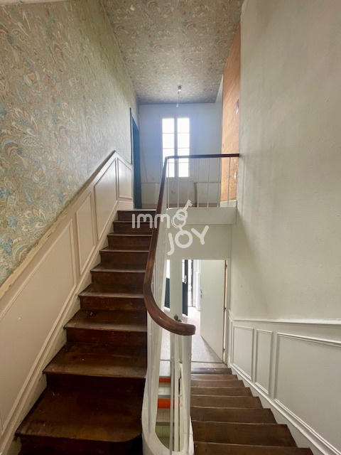 Maison - 180 m² - 7 pièces