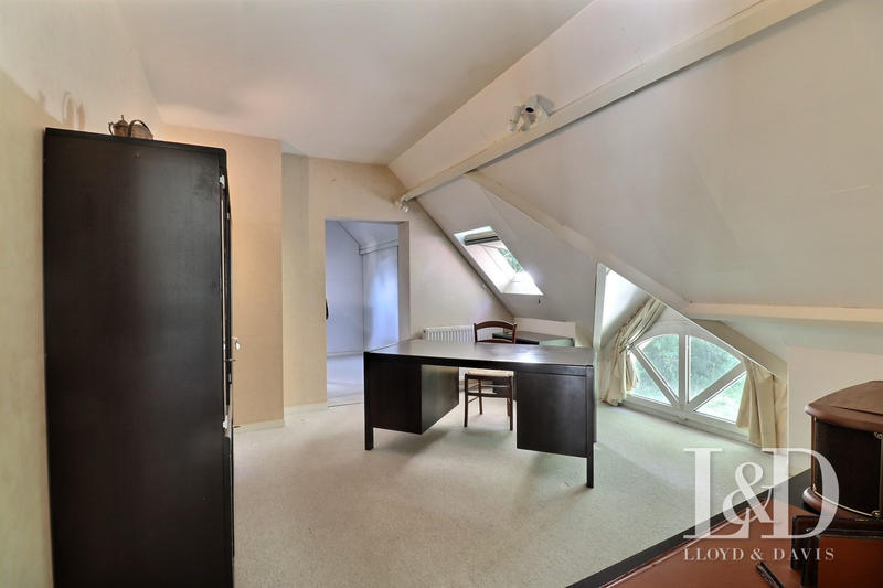 Maison contemporaine - 230 m² - 9 pièces