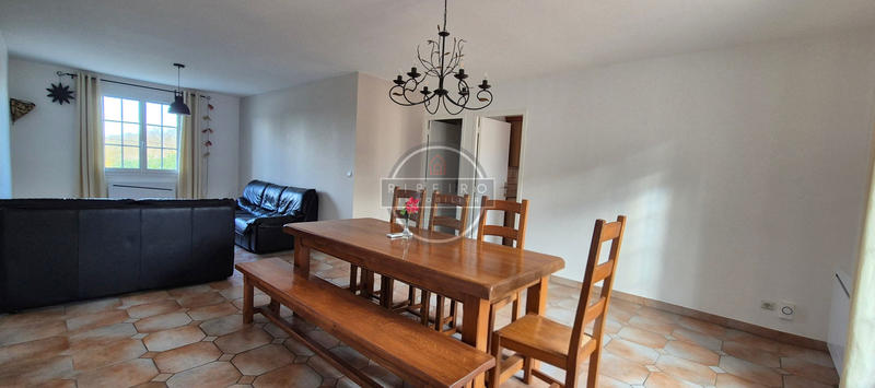 Villa - 100 m² - 5 pièces