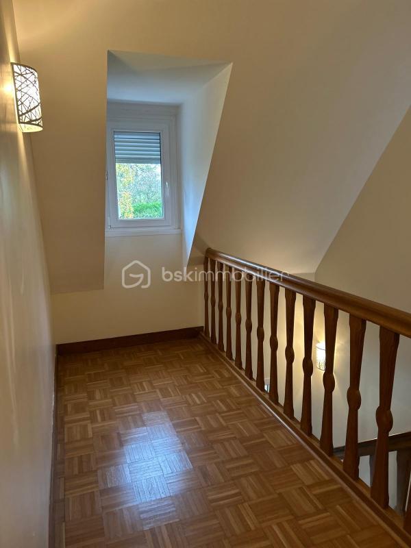 Pavillon - 130 m² - 7 pièces