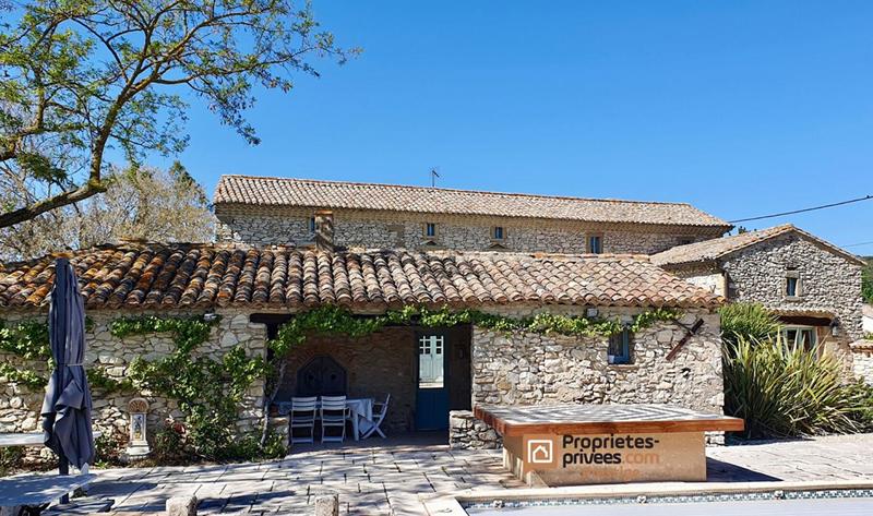 Demeure - 331 m² - 9 pièces