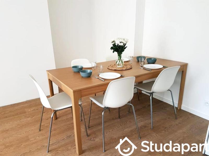 Appartement - 93 m² - 5 pièces