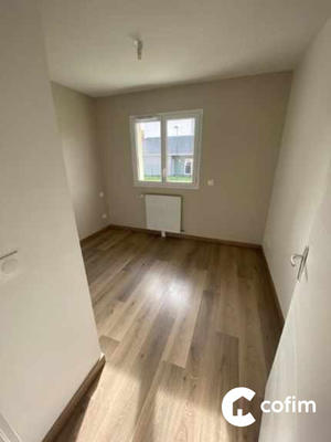 Maison - 99 m² - 5 pièces