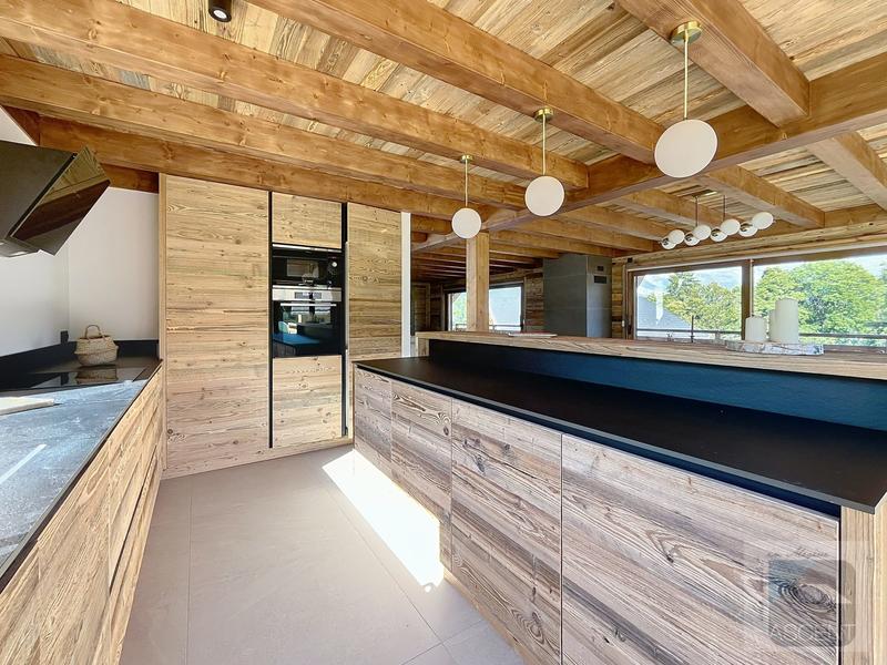 Châlet - 225 m² - 8 pièces