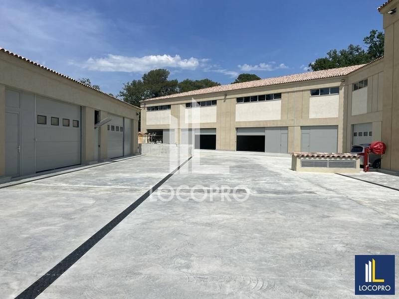 Local d'activité / Entrepôt - 2 875 m²