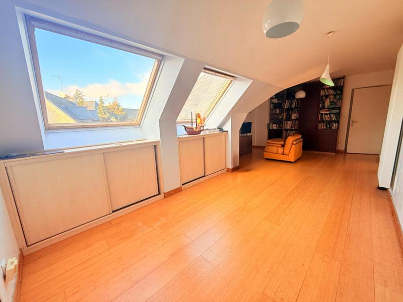 Maison - 364 m² - 12 pièces