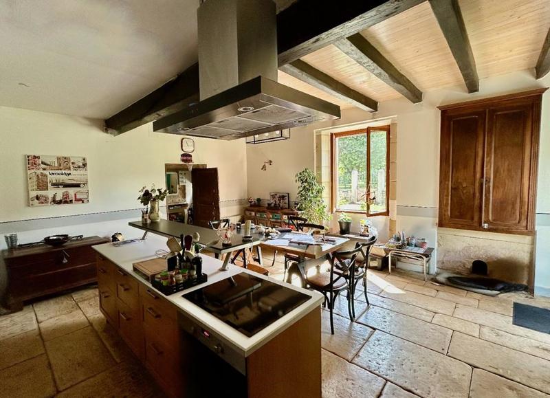 Maison de village - 161 m² - 6 pièces