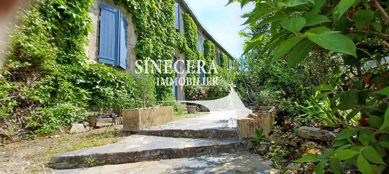 Maison - 240 m² - 7 pièces