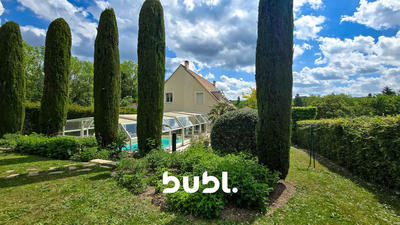 Maison - 302 m² - 12 pièces