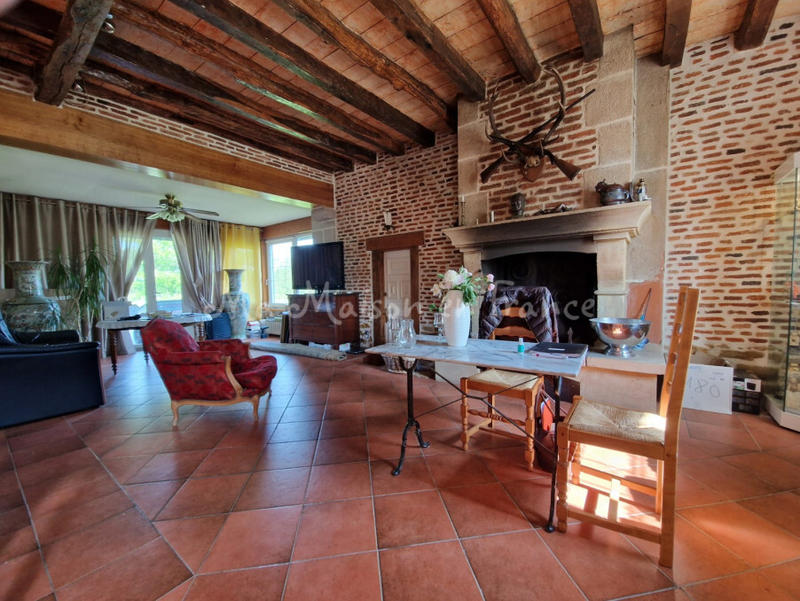 Maison - 627 m² - 21 pièces