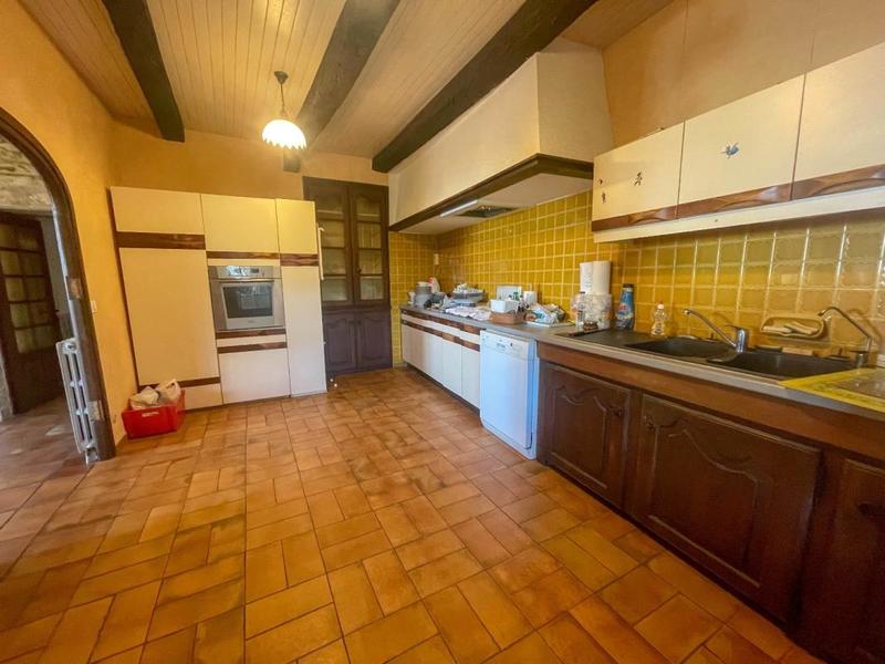 Maison - 224 m² - 12 pièces