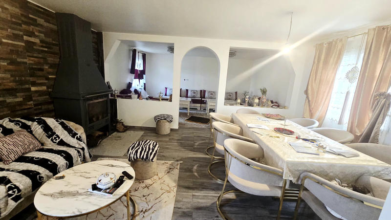 Maison - 185 m² - 6 pièces