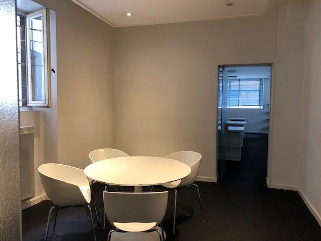 Bureau - 130 m² - 4 pièces