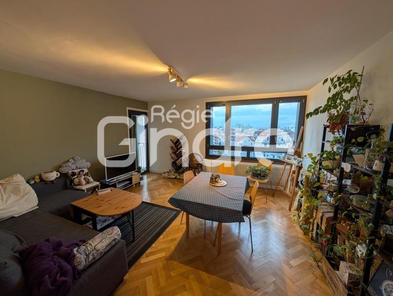Appartement - 81 m² - 3 pièces