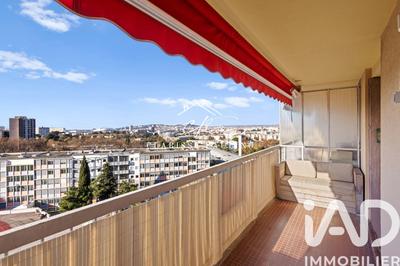 Appartement - 90 m² - 4 pièces