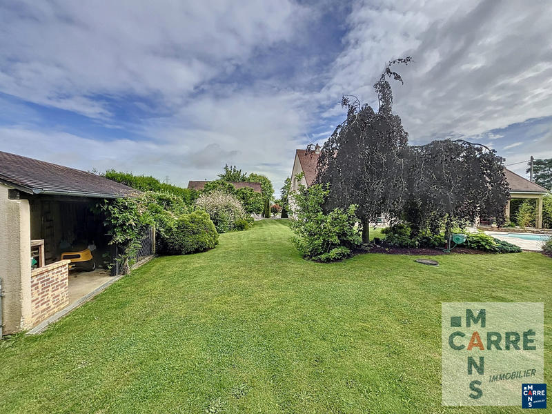 Maison traditionnelle - 275 m² - 7 pièces