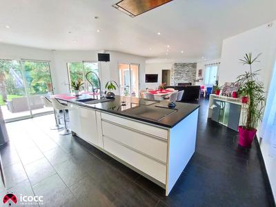 Maison - 148 m² - 7 pièces