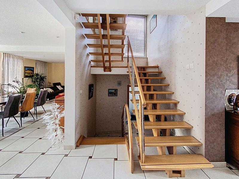 Appartement - 203 m² - 6 pièces