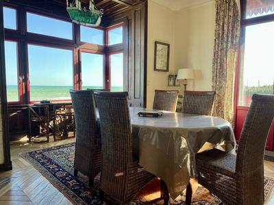 Appartement - 135 m² - 6 pièces