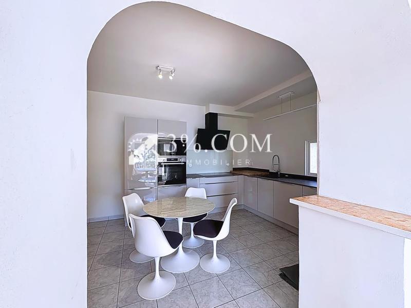 Maison - 183 m² - 8 pièces